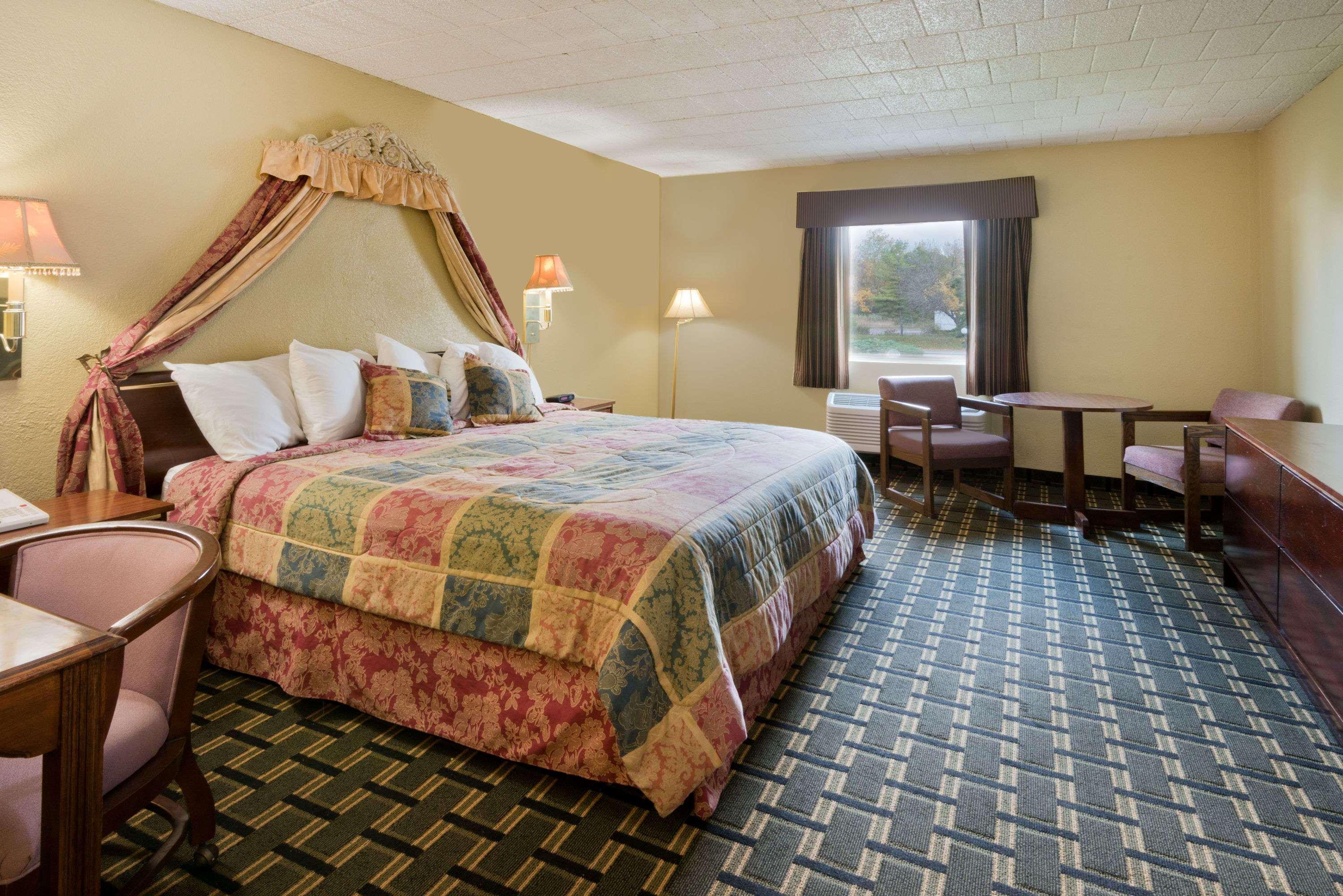 Days Inn By Wyndham Batavia Darien Lake Theme Park Екстериор снимка
