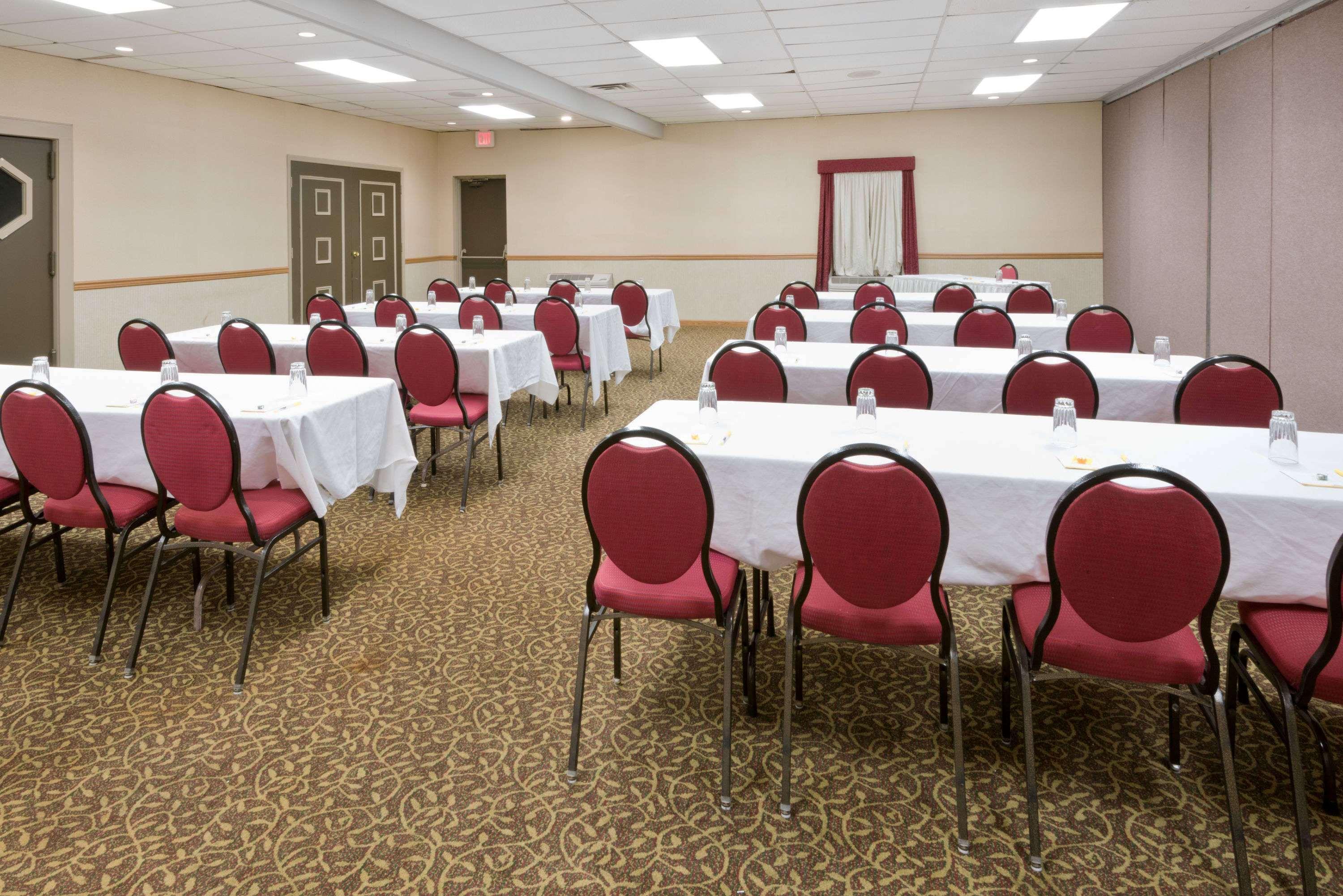 Days Inn By Wyndham Batavia Darien Lake Theme Park Екстериор снимка