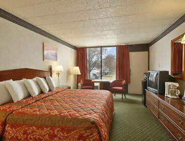 Days Inn By Wyndham Batavia Darien Lake Theme Park Екстериор снимка