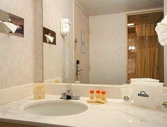 Days Inn By Wyndham Batavia Darien Lake Theme Park Екстериор снимка